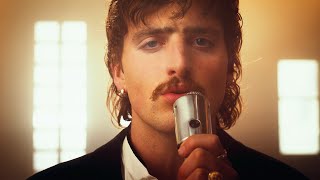 Poster  Momma Song Lyrics – Benson Boone | American Heart 