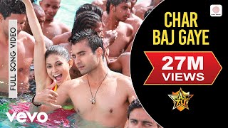 Poster char baj gayi